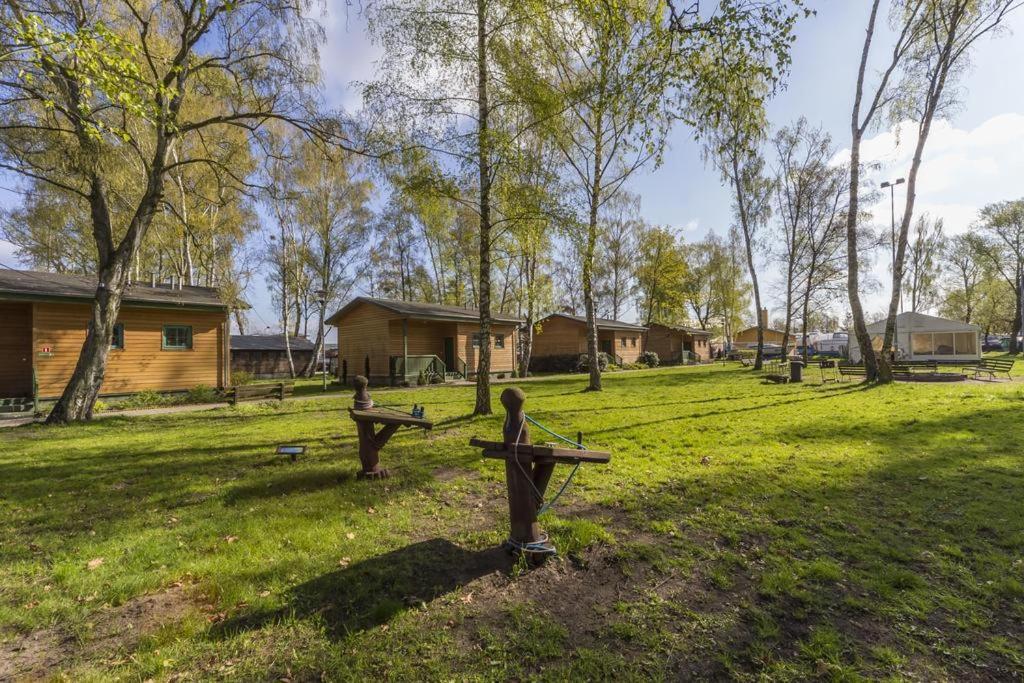 Centrum Zeglarskie Domki Kempingowe Щецин Экстерьер фото