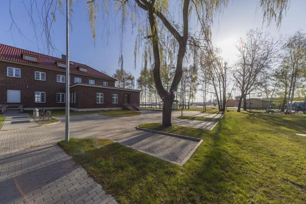 Centrum Zeglarskie Domki Kempingowe Щецин Экстерьер фото
