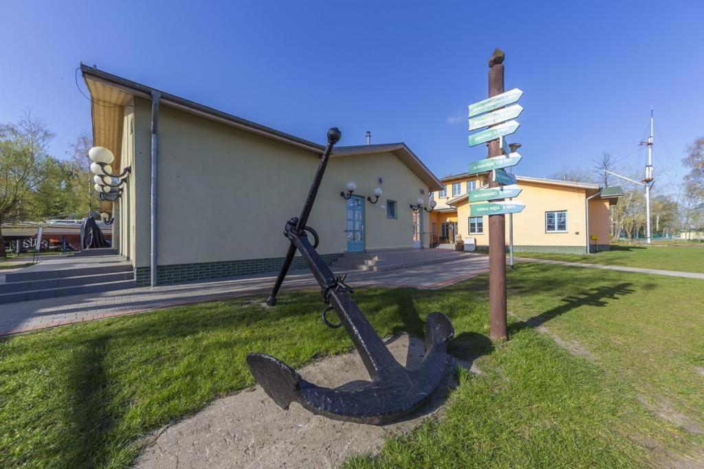 Centrum Zeglarskie Domki Kempingowe Щецин Экстерьер фото